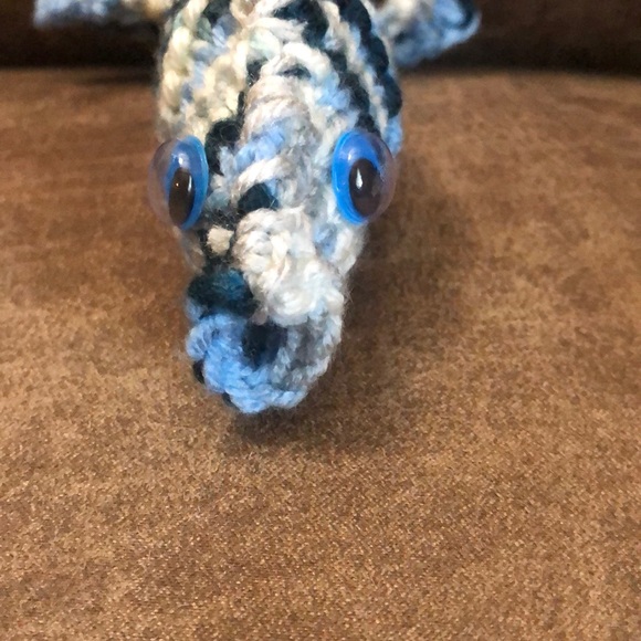 Sold -🆕 Handmade Knitted Fish Backpack Buddy 🆕 - Picture 2 of 8